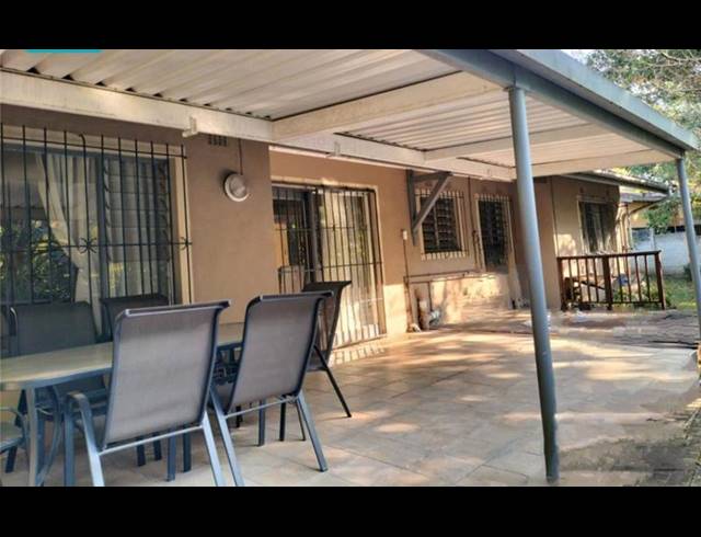 4 BEDROOM HOUSE FOR SALE IN THE WOLDS